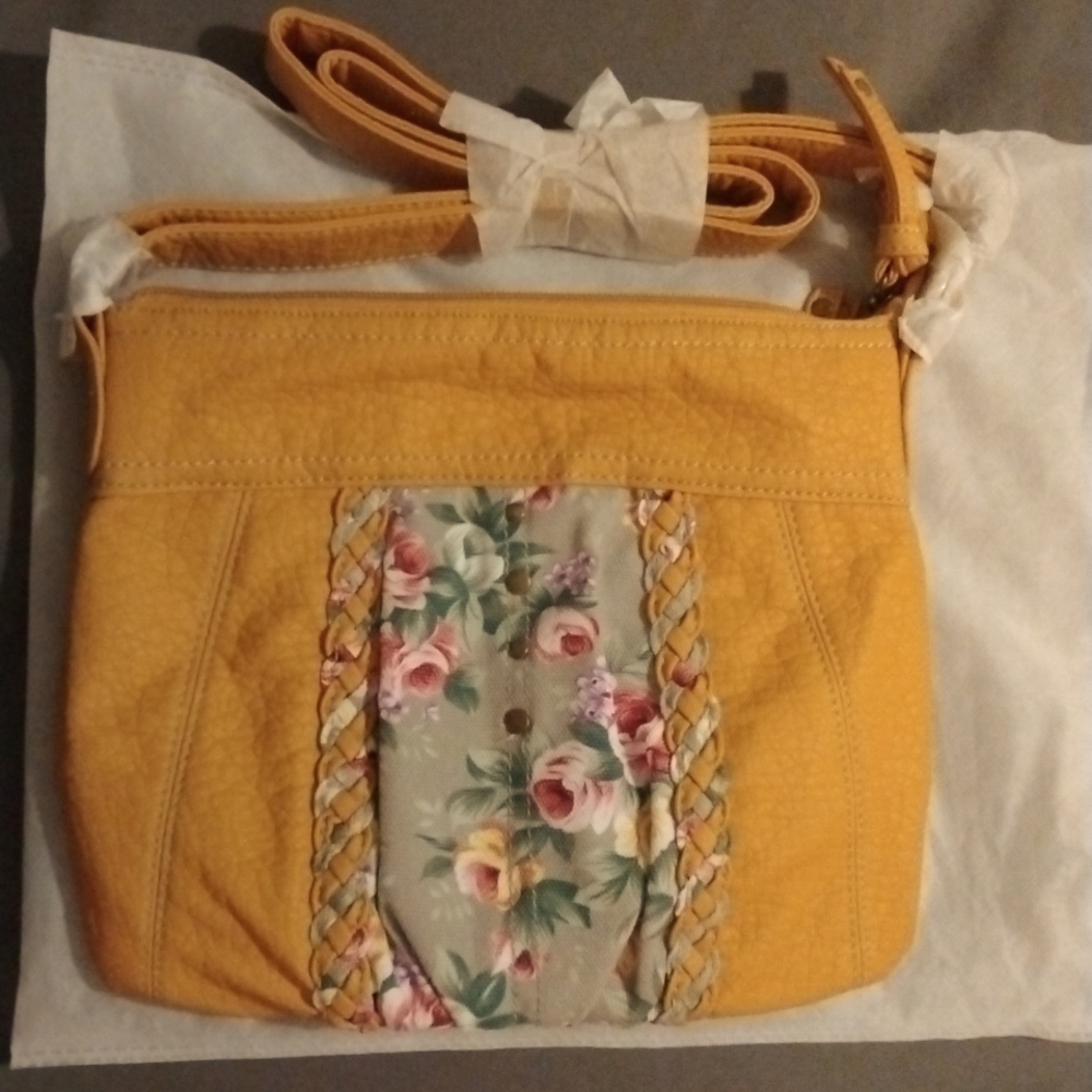 Women's leather shoulder bag